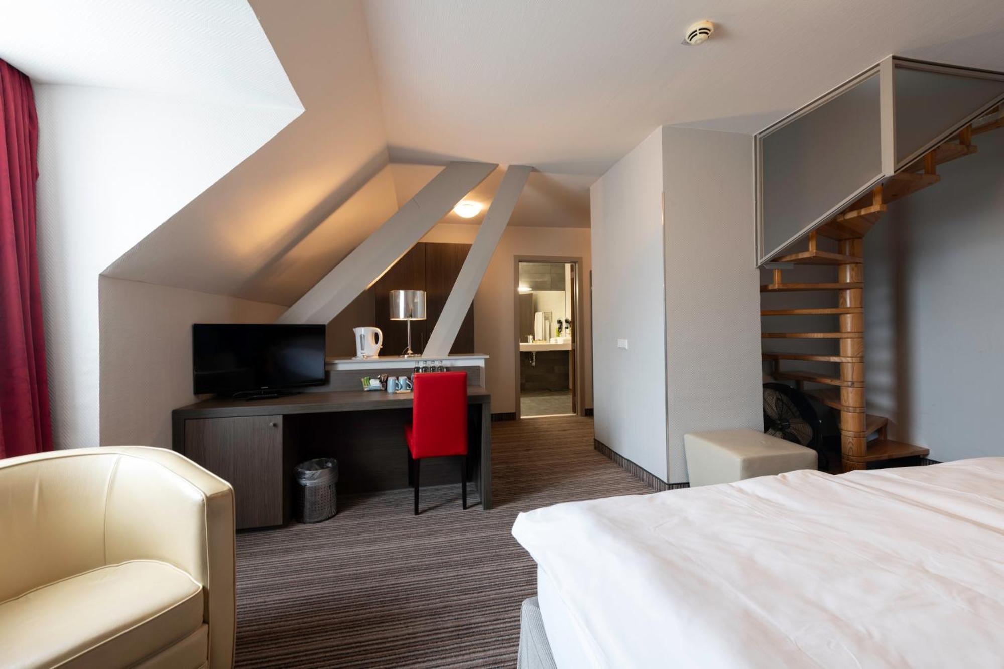L'Hotel Et Restaurant Du Golf De Clervaux Eselborn Kültér fotó