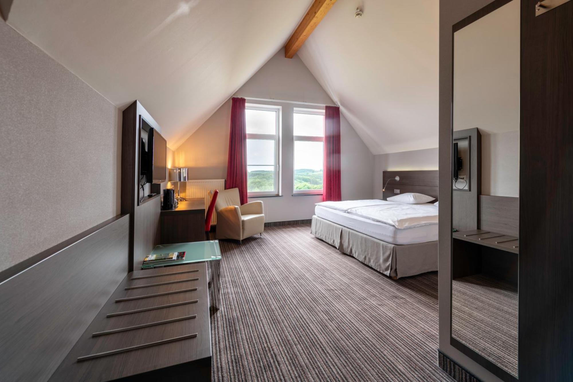 L'Hotel Et Restaurant Du Golf De Clervaux Eselborn Kültér fotó